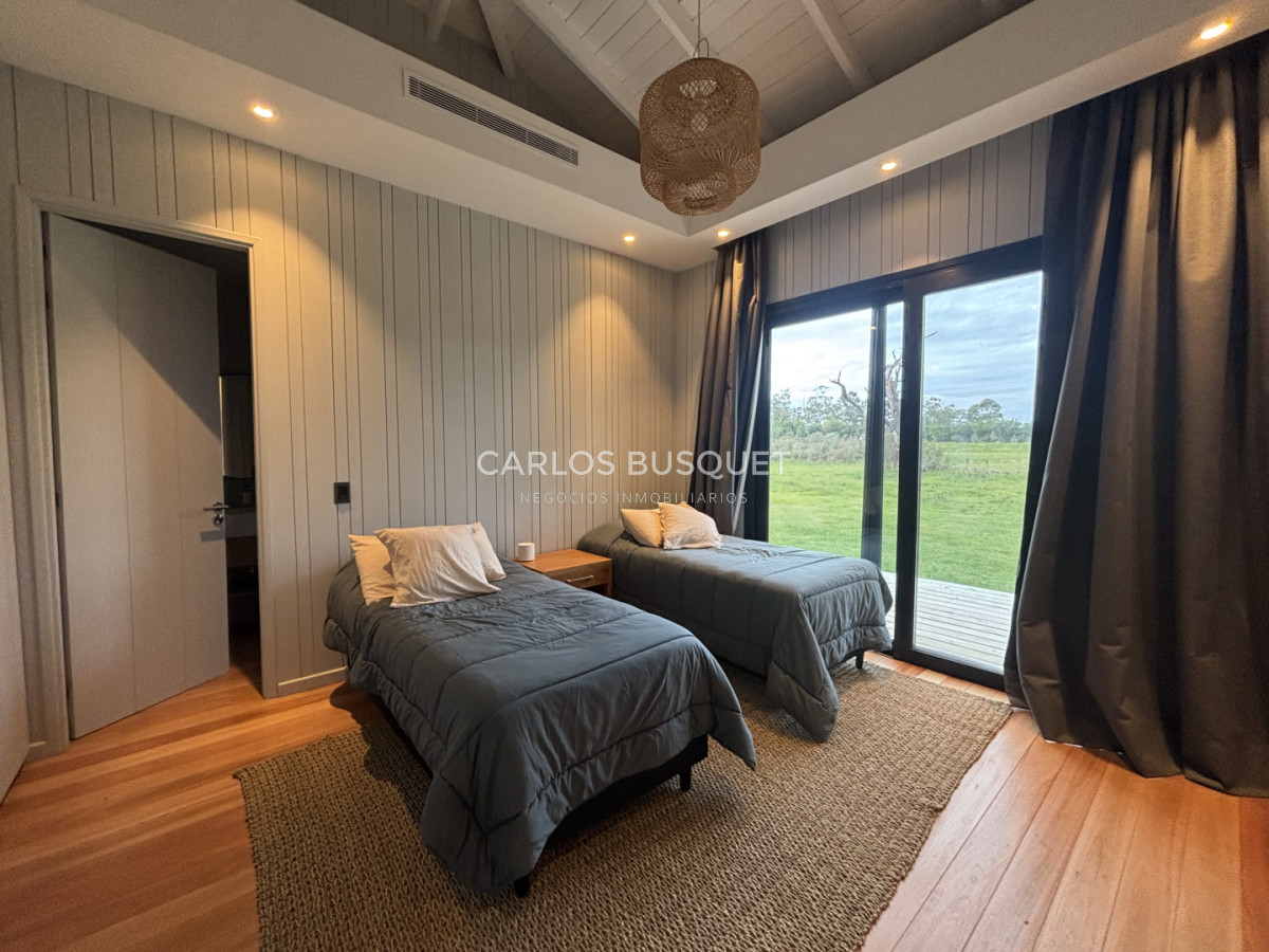 Casa ID.1645 - Venta casa de 4 dormitorios en Puerto Quetzal, La Barra