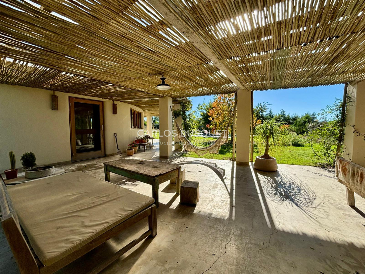 Casa ID.419 - Chacra en venta con casa de 4 dormitorios, en Camino Medellin, sobre el arroyo! 