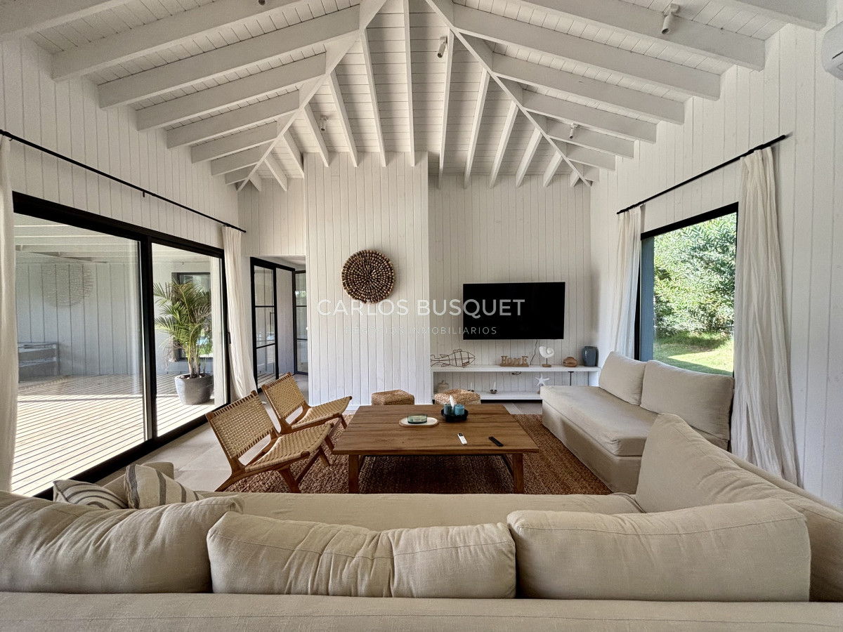 Casa ID.1035 - Casa a estrenar de 5 dormitorios en Jose Ignacio, Pinar del Faro
