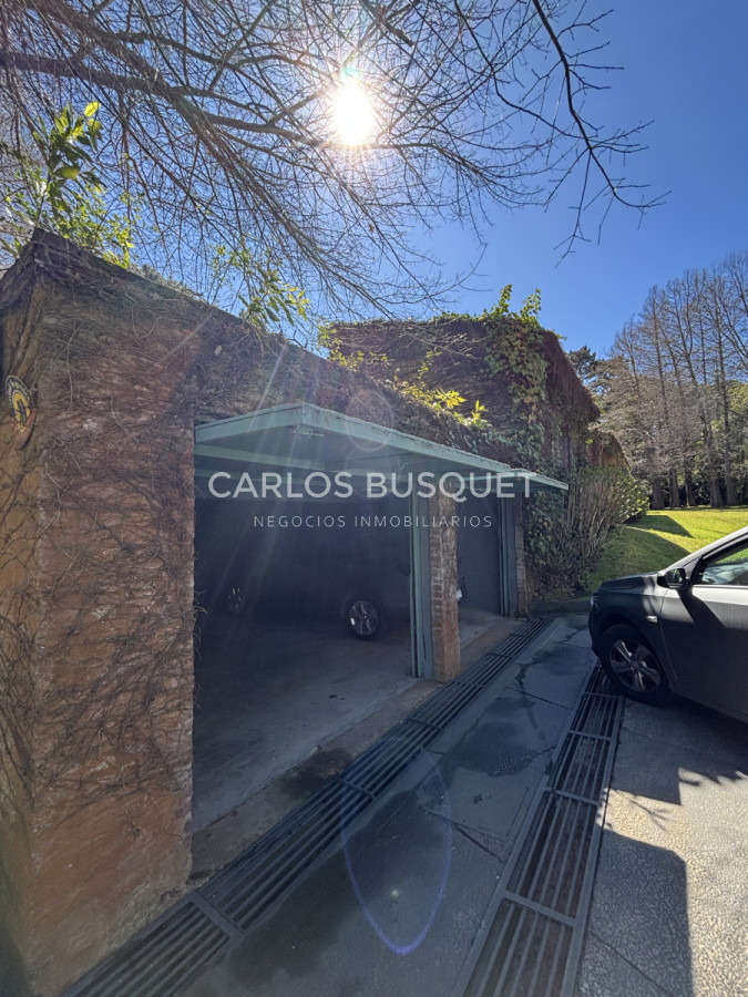 Casa ID.1311 - Casa en venta de 5 dormitorios en el Golf