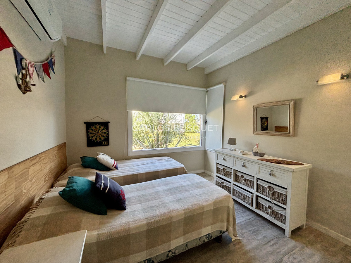 Casa ID.1033 - Casa en venta de 6 dormitorios en Jose Ignacio, Pinar del Faro