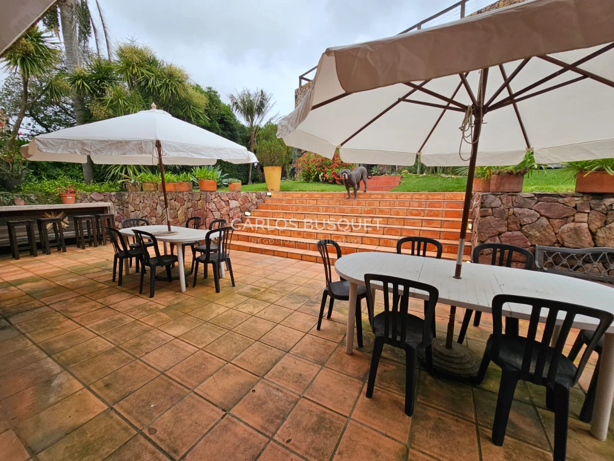 Casa ID.789 - Alquiler temporada casa de 5 dormitorios en playa Mansa.