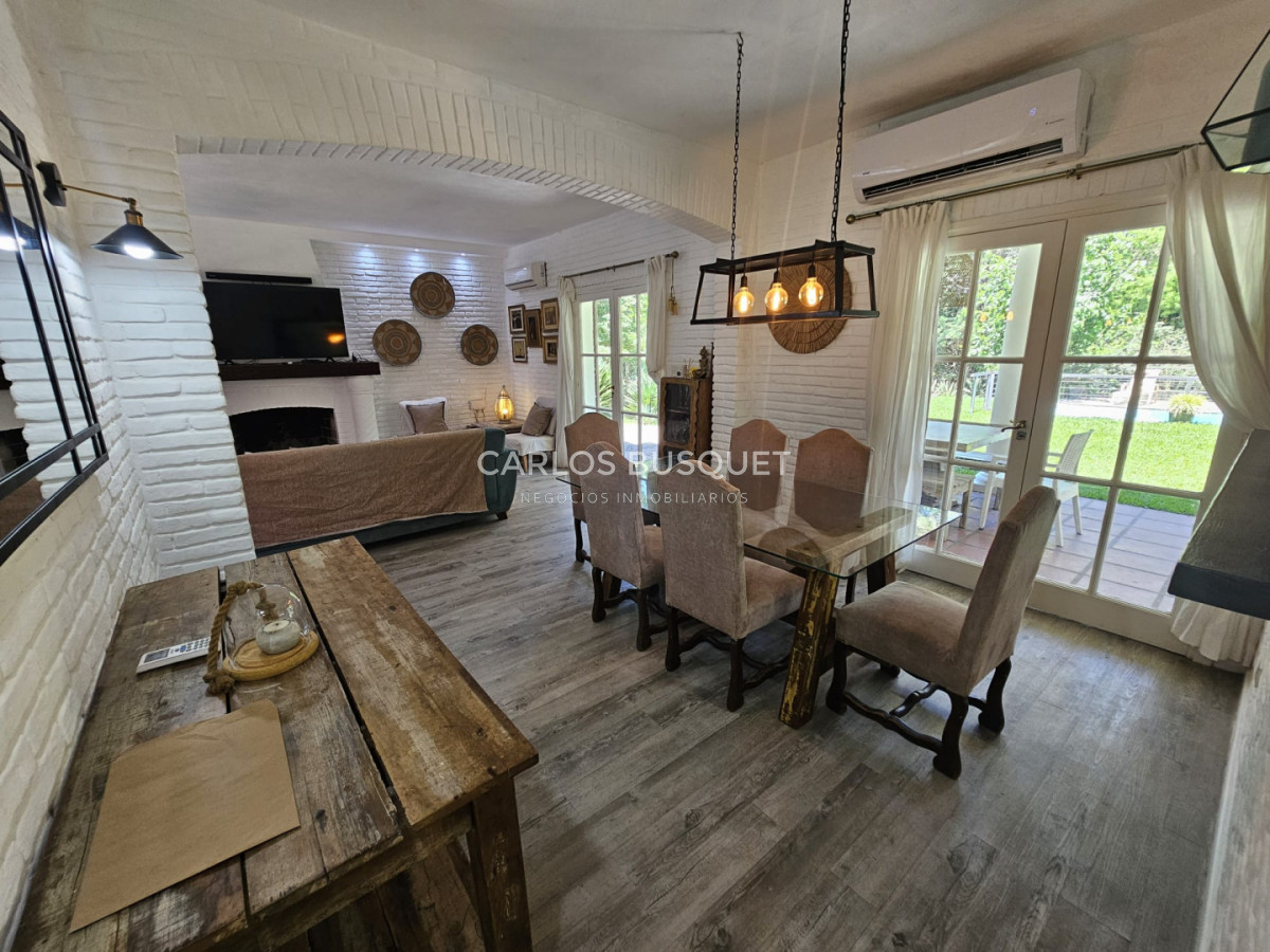Casa ID.796 - Casa en alquiler temporal 4 dormitorios, Piscina Climatizada Punta Del Este, playa Brava 
