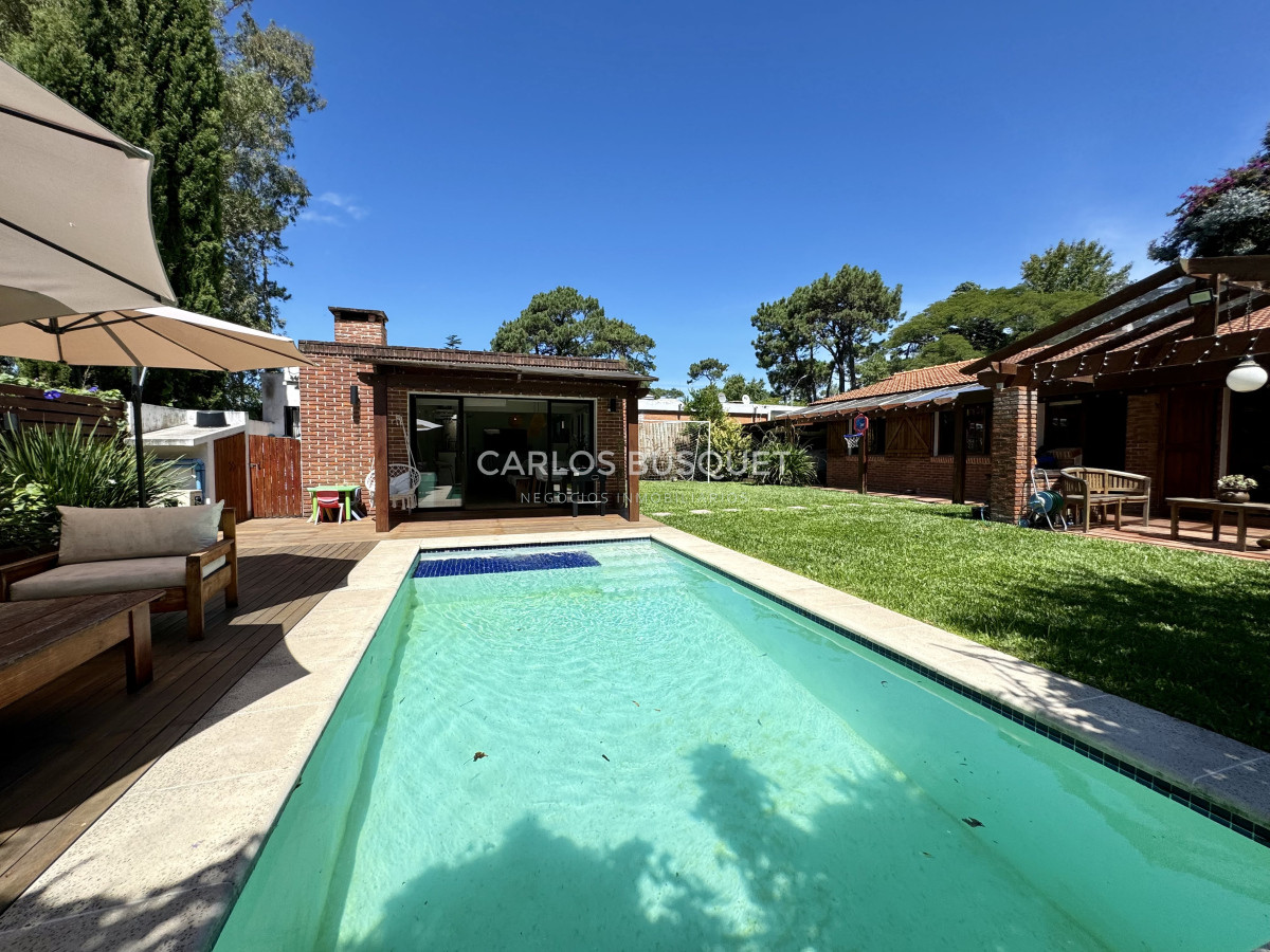 Casa ID.940 - Casa en venta, de 3 dormitorios, en zona Cantegril 