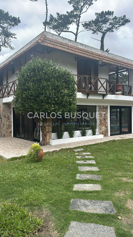 Casa ID.1298 - Casa en alquiler temporal de 9 suites en playa Brava San Rafael 