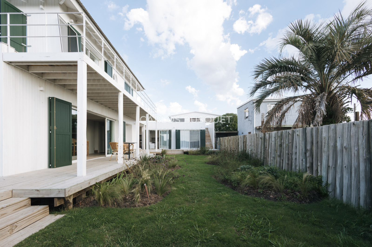 Casa ID.1200 - Casa en alquiler temporal, de 3 dormitorios, en Jose Ignacio, Santa Mónica