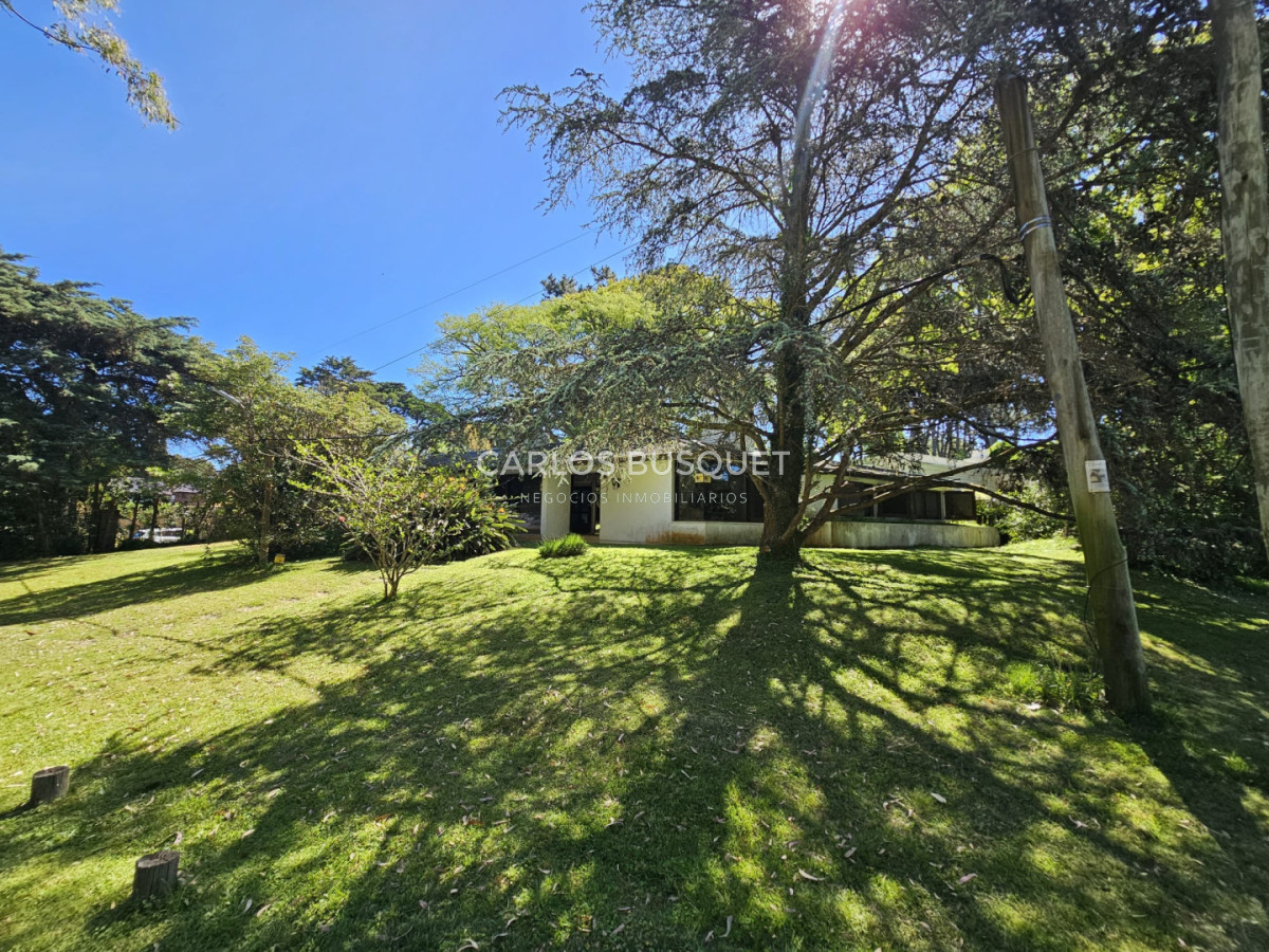 Casa ID.1512 - Casa en venta en barrio Lugano