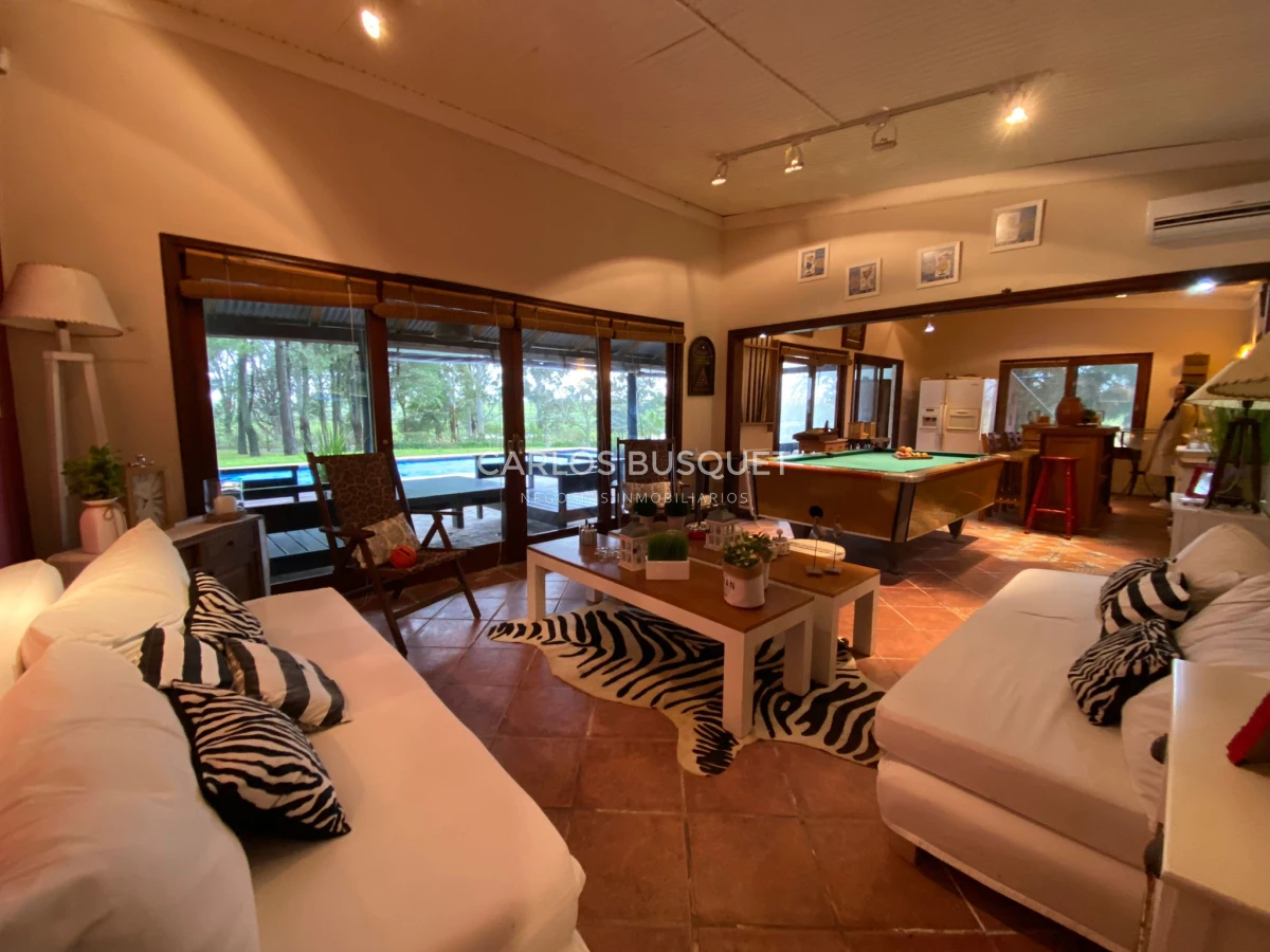 Casa ID.399 - Venta Chacra de 5 hectáreas con casa de 6 dormitorios, en Camino Medellin