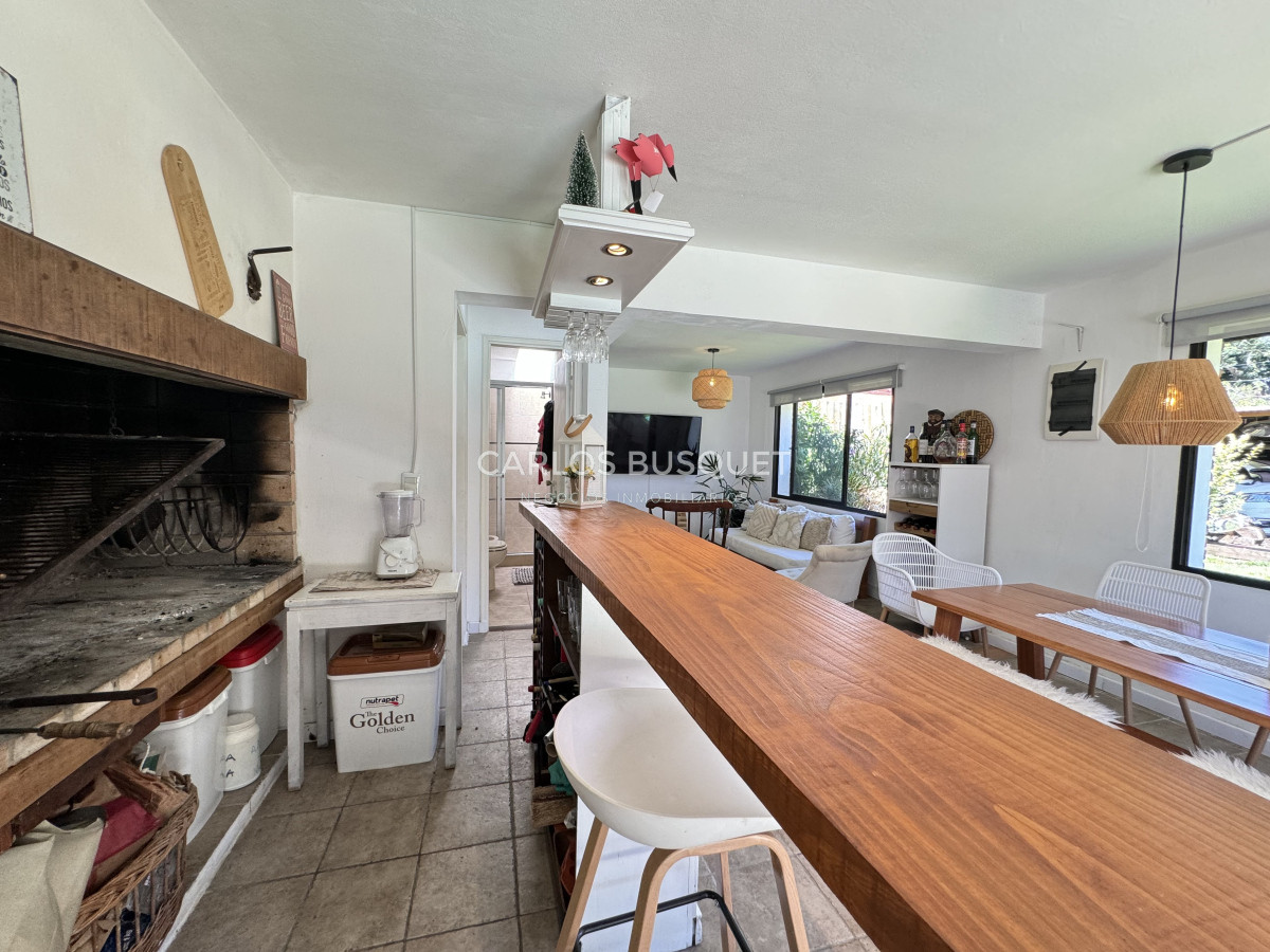 Casa ID.940 - Casa en venta, de 3 dormitorios, en zona Cantegril 