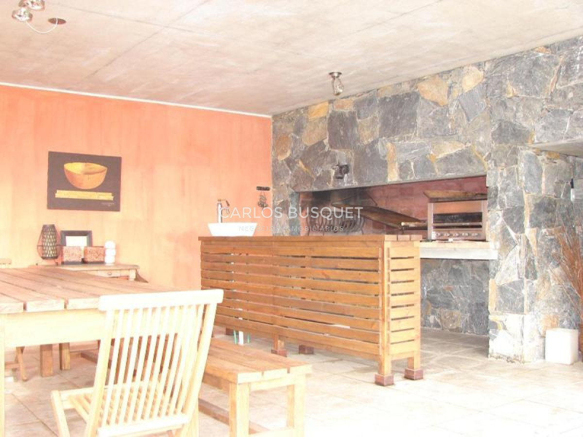 Casa ID.837 - Casa en alquiler temporal de 4 dormitorios en Jose Ignacio, Club de Mar