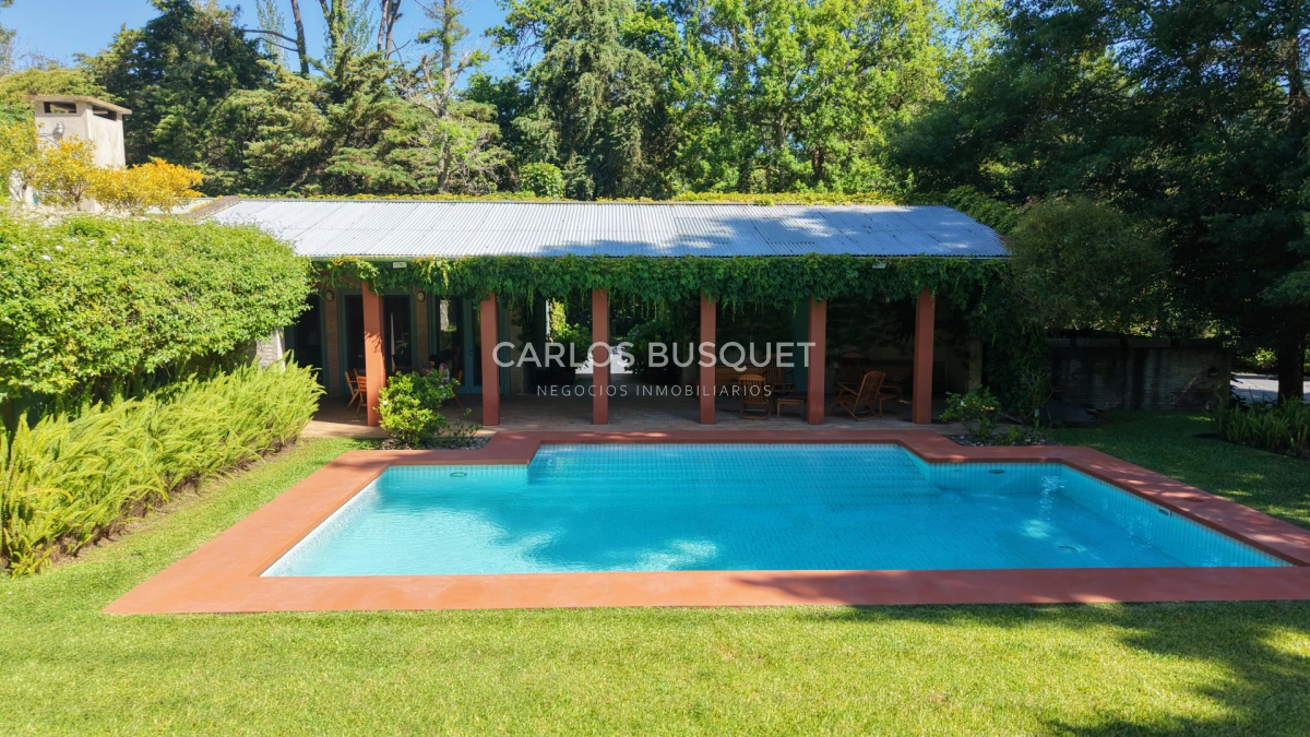 Casa ID.1311 - Venta casa de 5 dormitorios en barrio Golf, Punta del Este