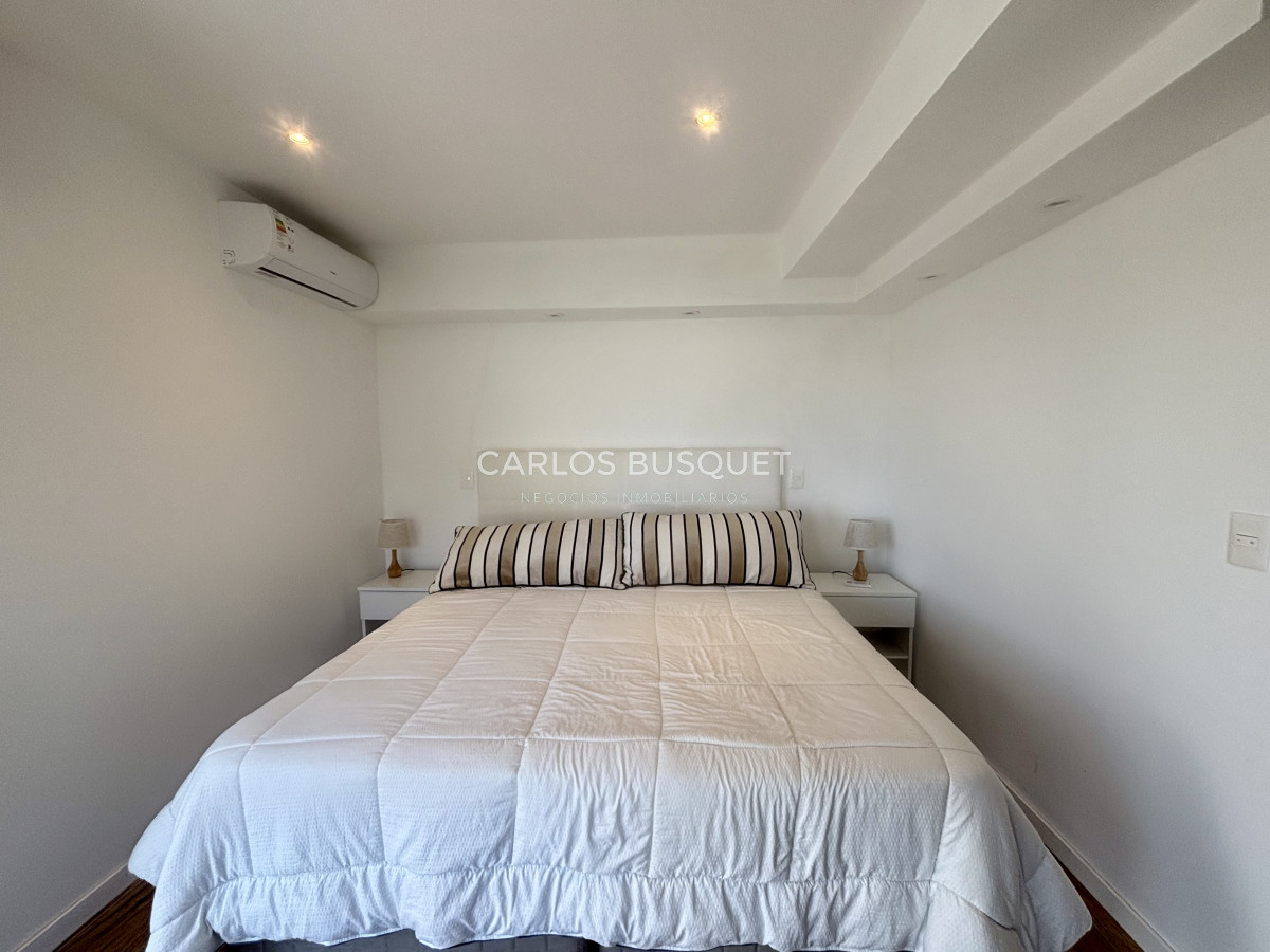 Casa ID.995 - Casa en alquiler temporal, de 5 dormitorios en suite, en playa brava, sobre el mar