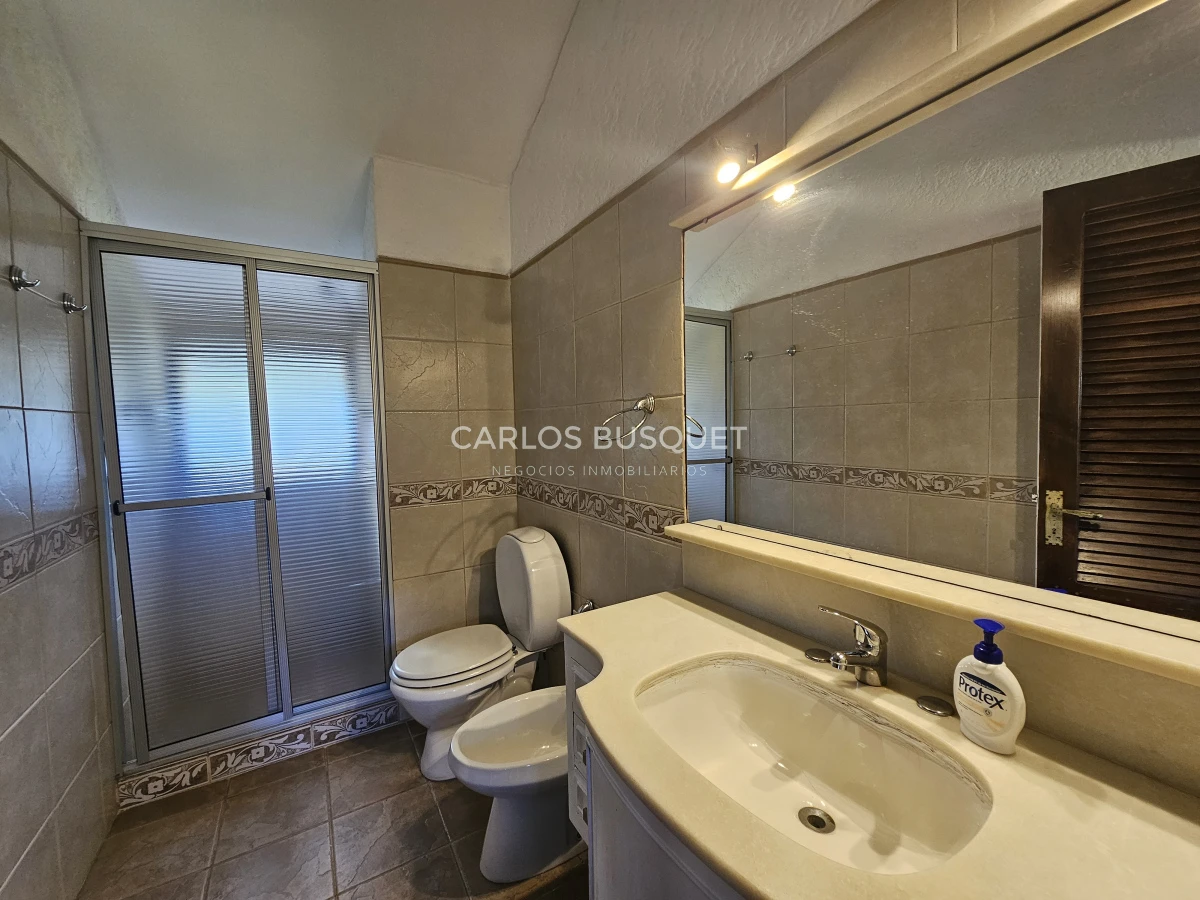 Casa ID.1306 - Casa en venta de 4 dormitorios en Lugano Punta Del Este
