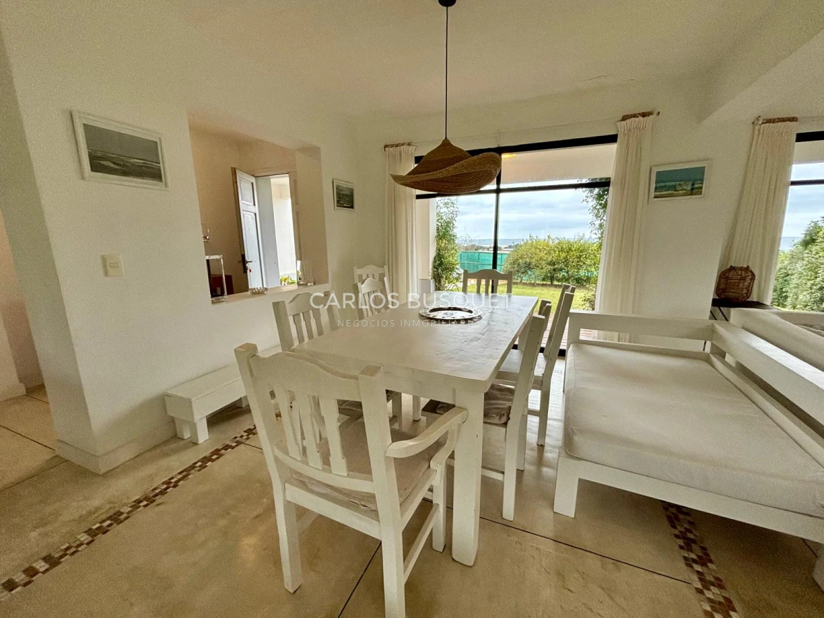 Casa ID.721 - Casa en alquiler temporal de 5 dormitorios en Club de Mar, Jose Ignacio 
