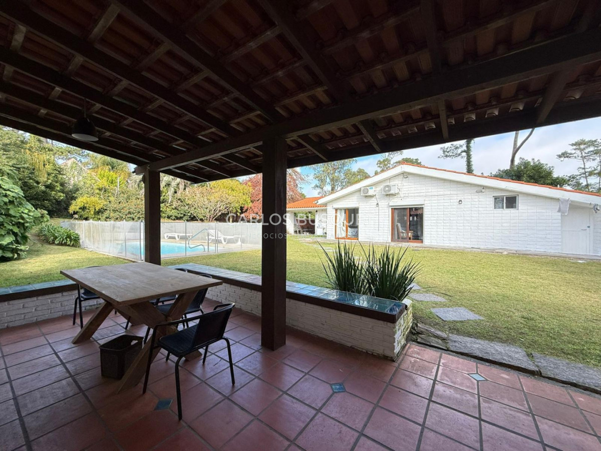 Casa ID.1807 - Alquiler temporal de casa 4 dormitorios con piscina en San Rafael Punta Del Este
