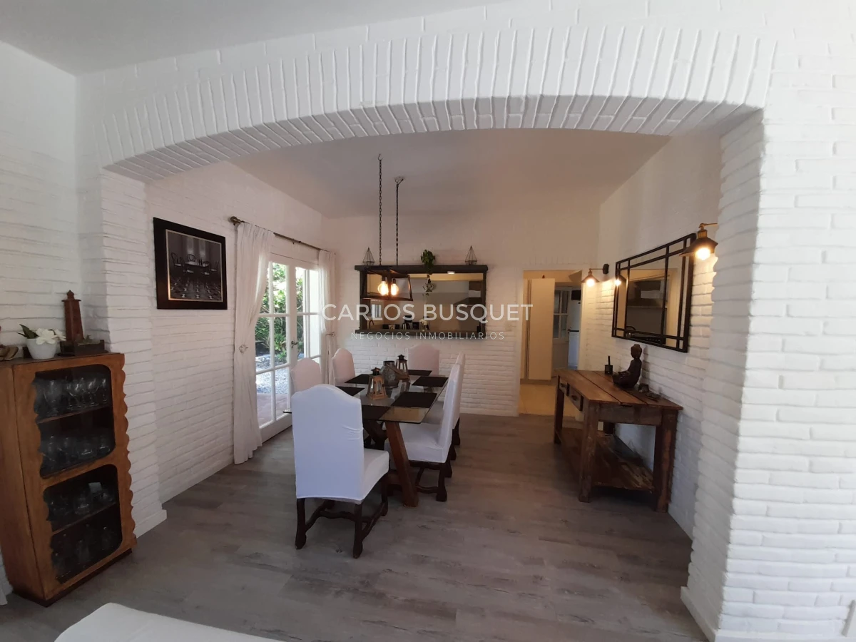 Casa ID.796 - Casa en alquiler temporal 4 dormitorios, Piscina Climatizada Punta Del Este, playa Brava 