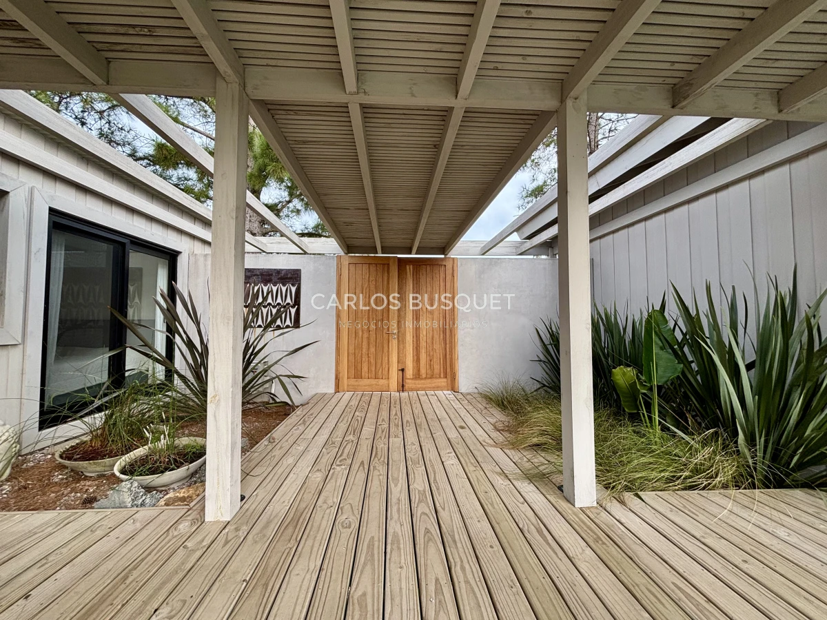 Casa ID.1094 - Casa en venta de 4 dormitorios en la Barra, Barrio Don Miguel 