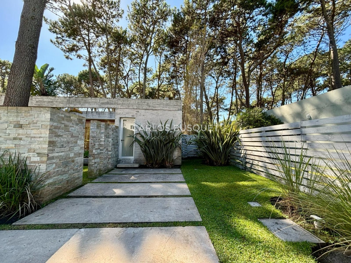 Casa ID.525 - Casa en venta de 4 dormitorios, en Rincon del Indio 
