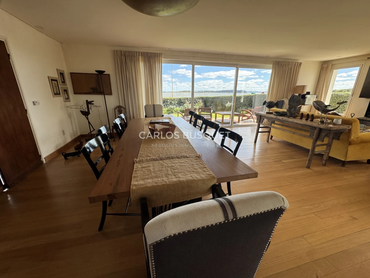 Casa ID.1808 - Casa de 4 dormitorios en venta en Peninsula