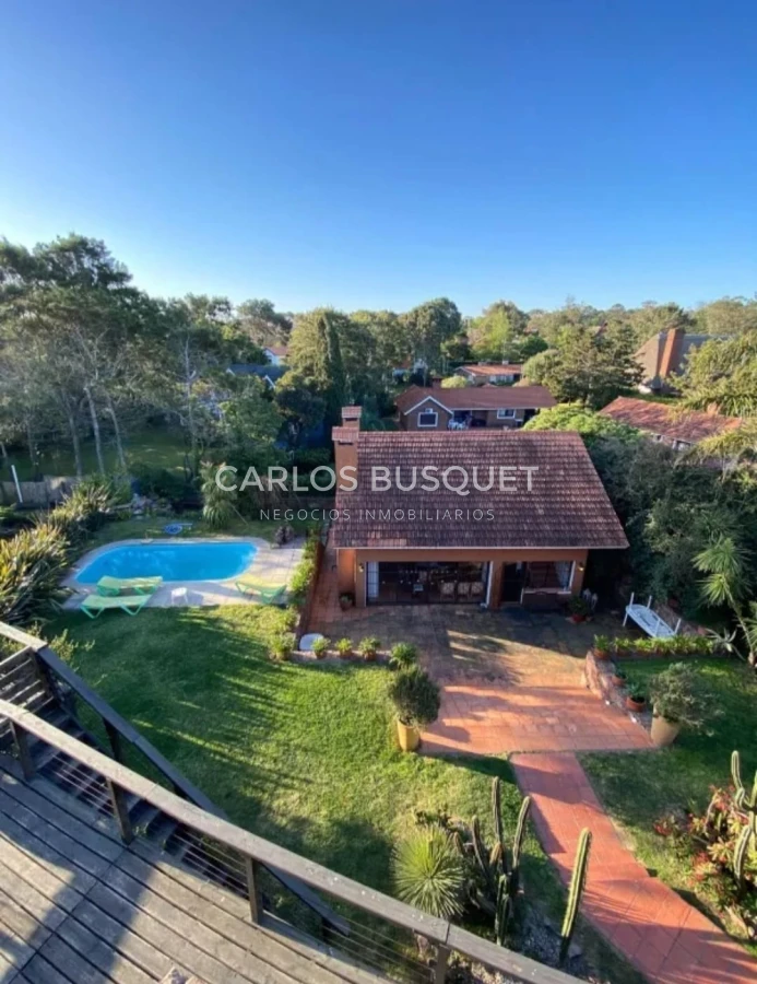 Casa ID.789 - Alquiler temporada casa de 5 dormitorios en playa Mansa.