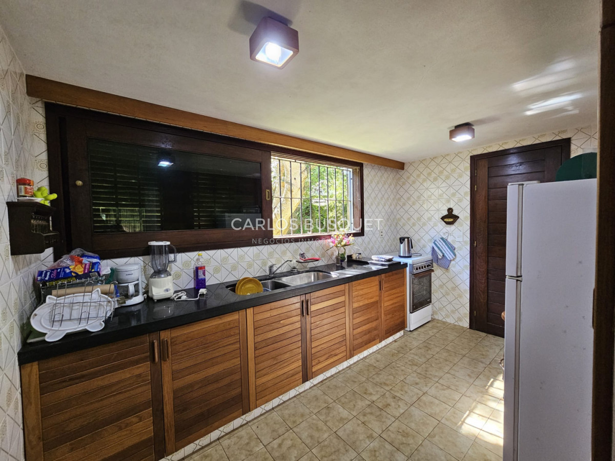 Casa ID.1512 - Casa en venta en barrio Lugano