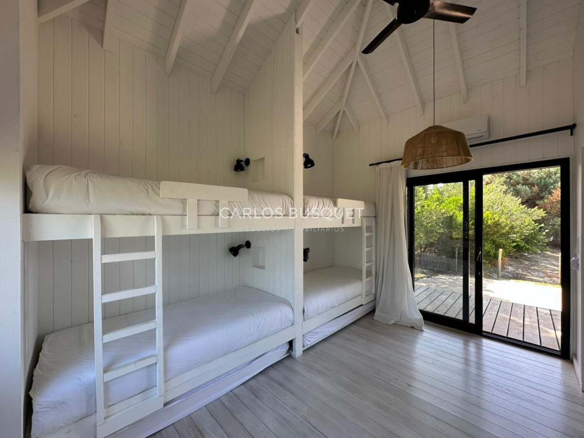 Casa ID.1374 - Alquiler de casa de 4 dormitorios en Pinar del Faro Jose Ignacio.