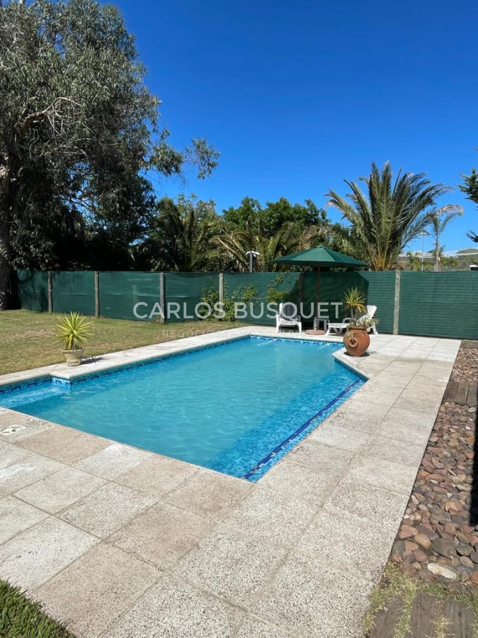 Casa ID.1262 - Casa en alquiler de temporada en barrio Lugano Punta del este 3 dormitorios con piscina