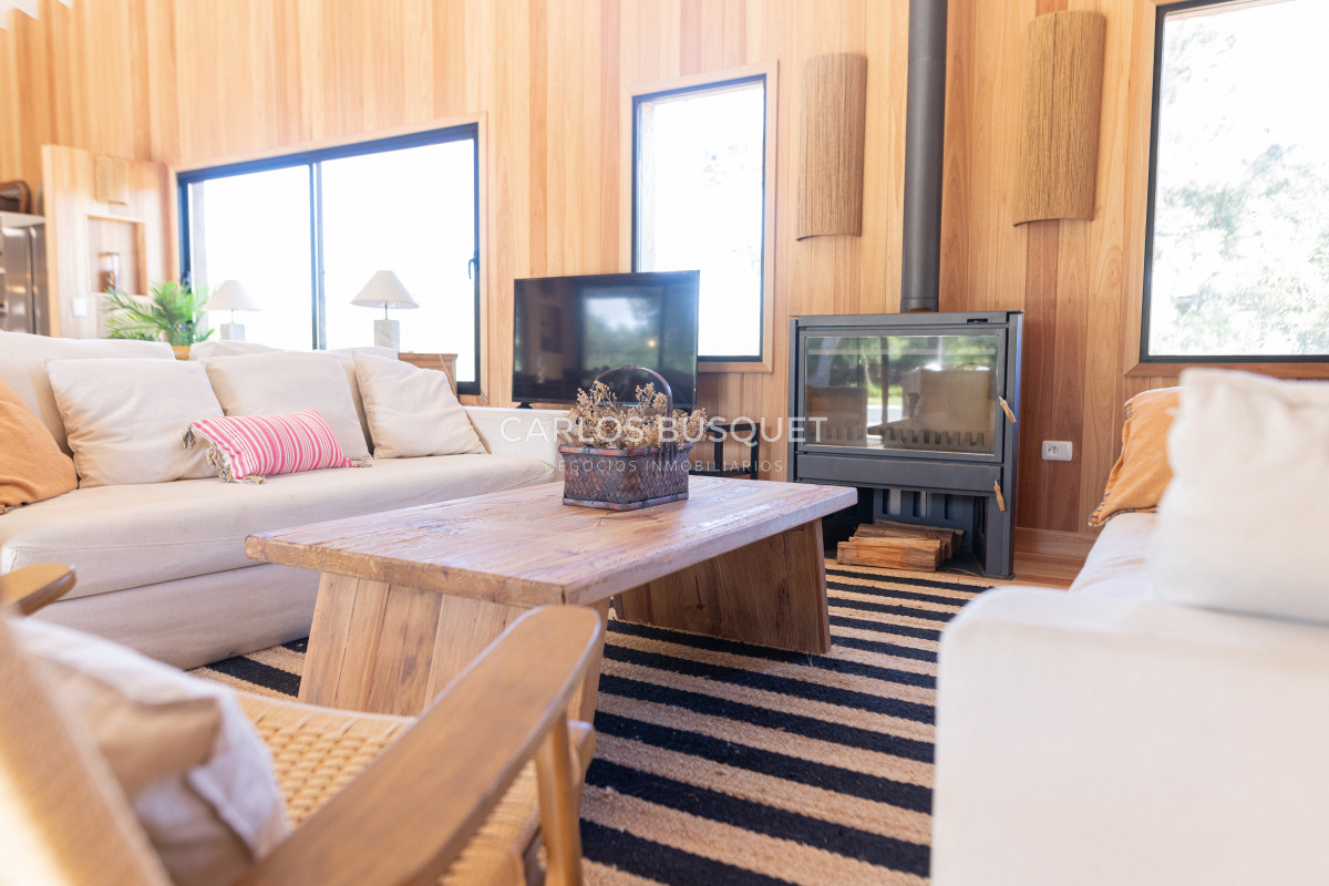Casa ID.323 - Casa en venta de 4 dormitorios, en Jose Ignacio, Barrio Laguna Escondida