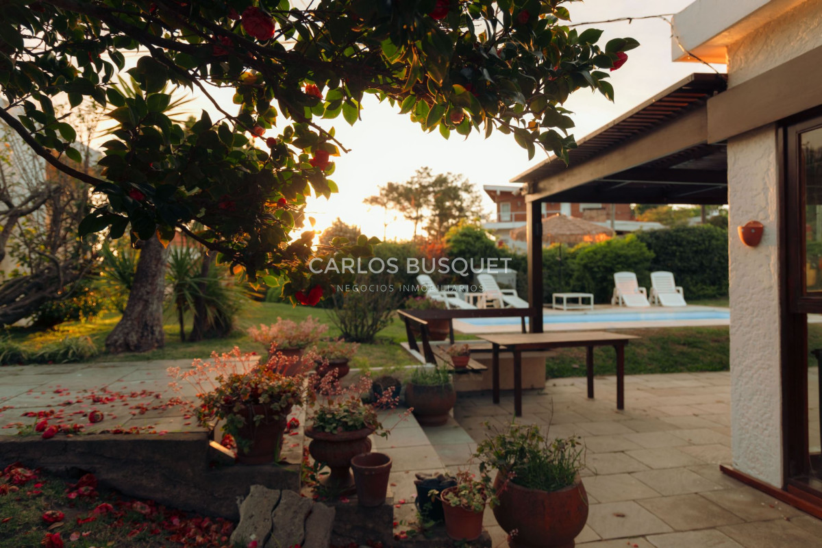 Casa ID.1400 - Hermosa casa en alquiler temporal playa mansa 4 dormitorios