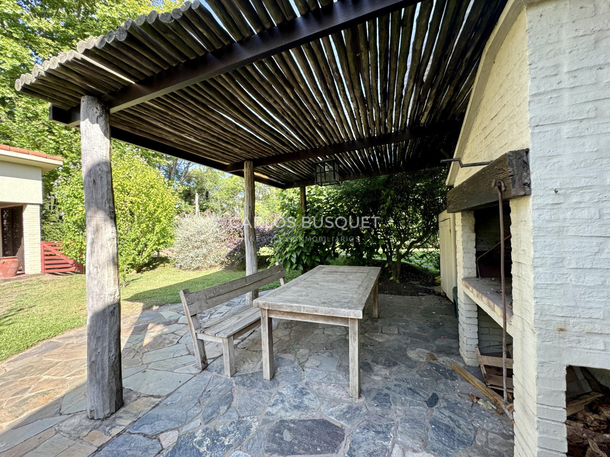 Casa ID.880 - Excelente propiedad en venta en playa mansa