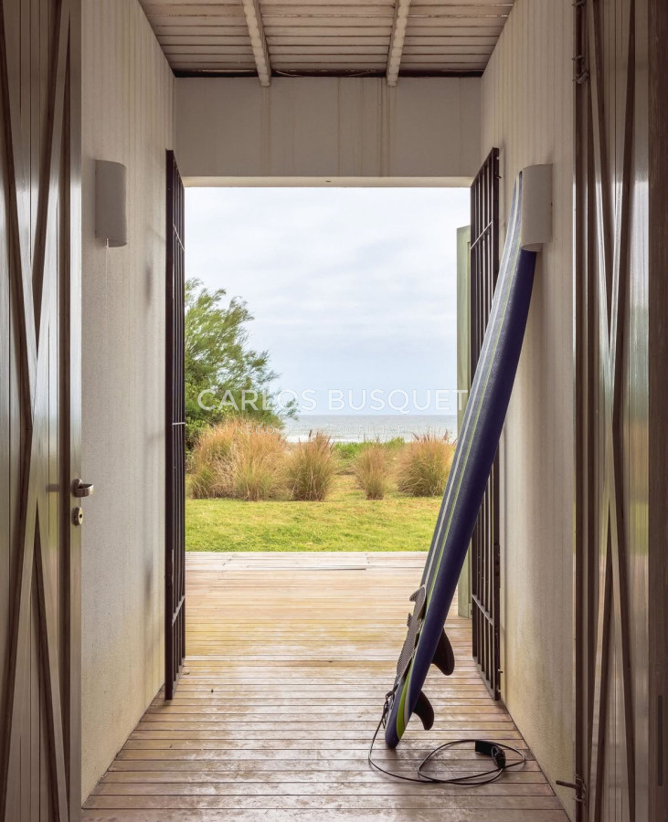 Casa ID.1219 - Casa en alquiler temporal de 4 dormitorios en La Barra, sobre el Mar