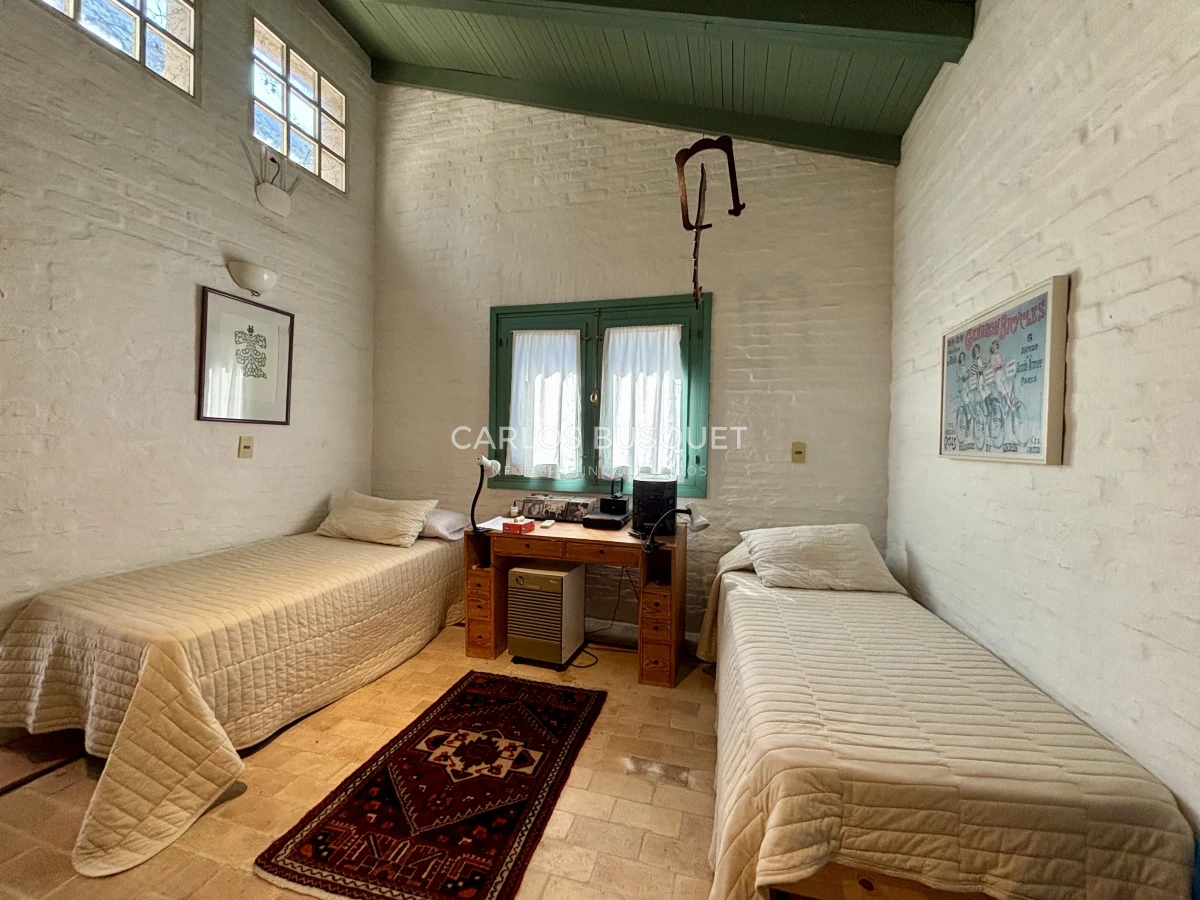 Casa ID.1311 - Venta casa de 5 dormitorios en barrio Golf, Punta del Este