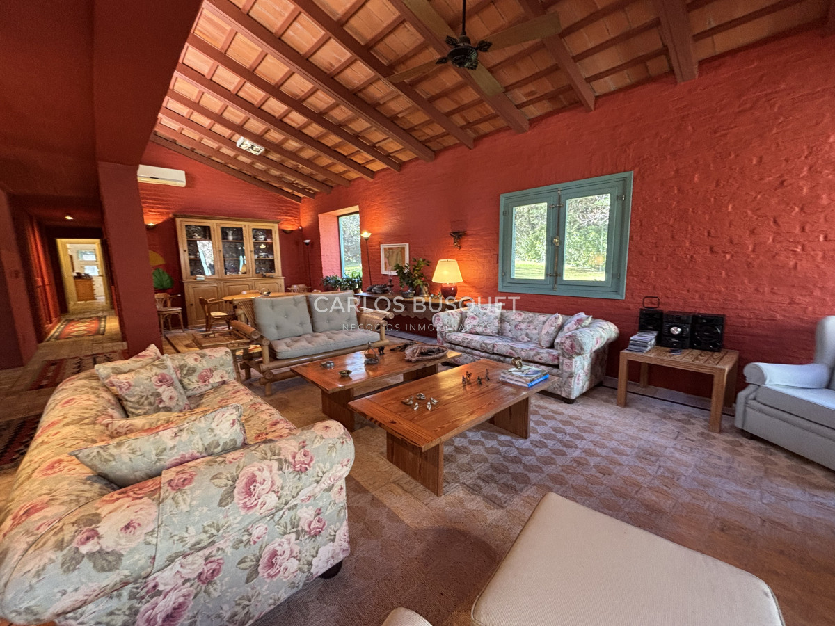 Casa ID.1311 - Casa en venta de 5 dormitorios en el Golf