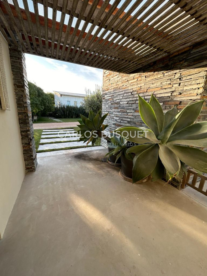 Casa ID.420 - Casa en alquiler, de 4 dormitorios, en Jose Ignacio, Club de Mar! 