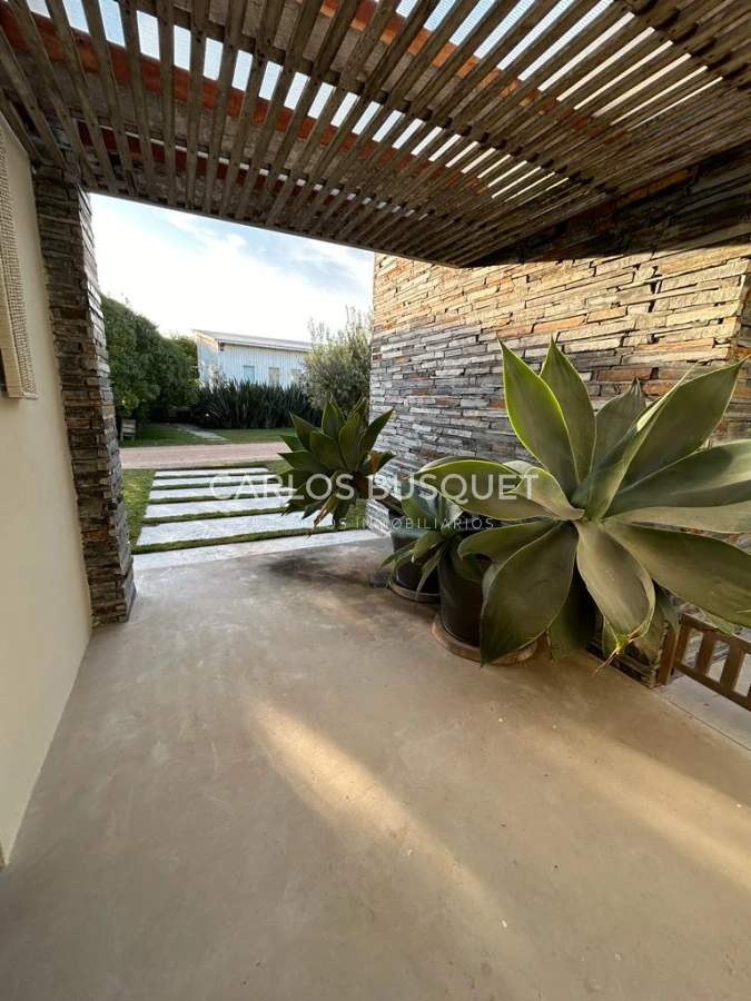 Casa ID.420 - Casa en alquiler, de 4 dormitorios, en Jose Ignacio, Club de Mar! 