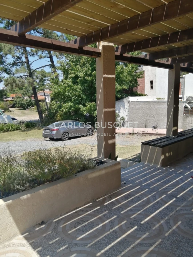 Casa ID.1040 - Casa en venta de 3 dormitorios en Pinares con Piscina