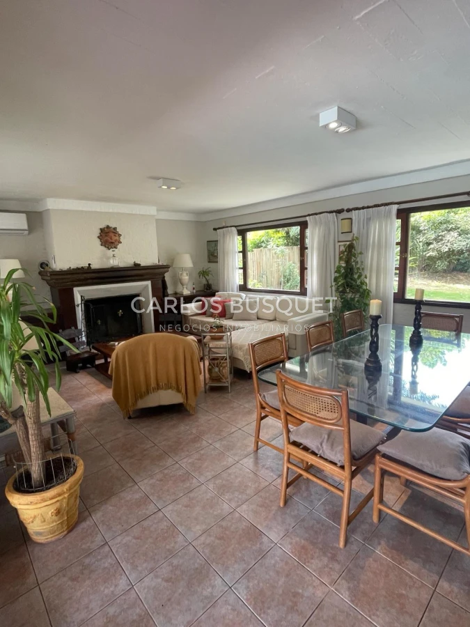 Casa ID.1262 - Casa en alquiler de temporada en barrio Lugano Punta del este 3 dormitorios con piscina