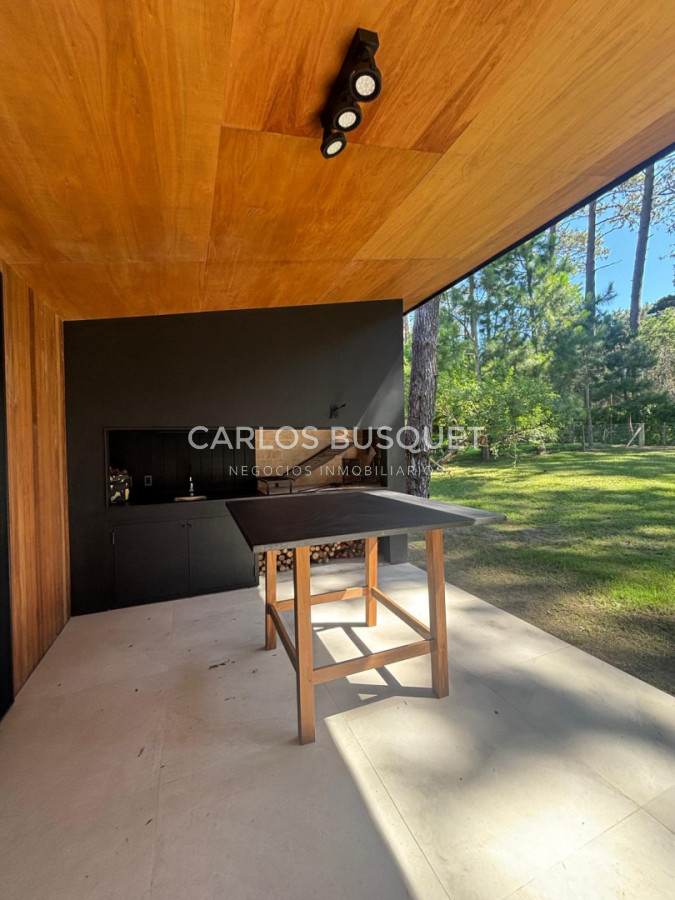 Casa ID.891 - Venta casa de 4 dormitorios en Rincón del Indio, Barrio Privado Noreste Residences