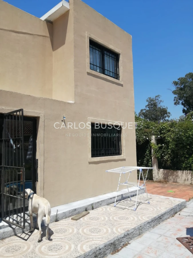 Casa ID.1040 - Casa en venta de 3 dormitorios en Pinares con Piscina