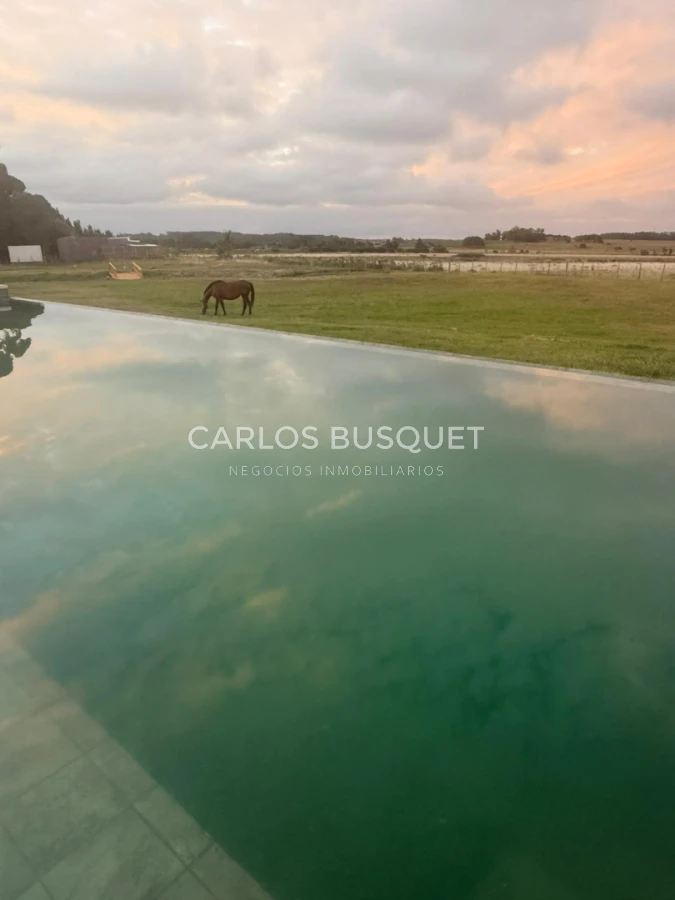 Casa ID.1296 - Chacra en alquiler temporal de 5 dormitorios, en Camino Medellin