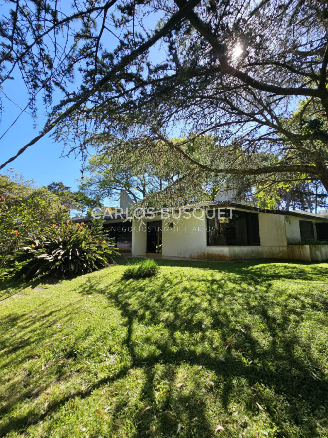 Casa ID.1512 - Casa en venta en barrio Lugano