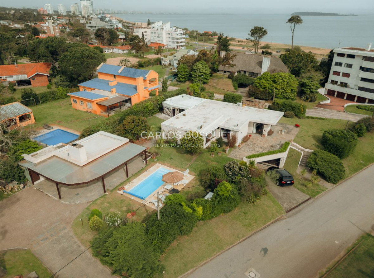 Casa ID.1400 - Hermosa casa en alquiler temporal playa mansa 4 dormitorios