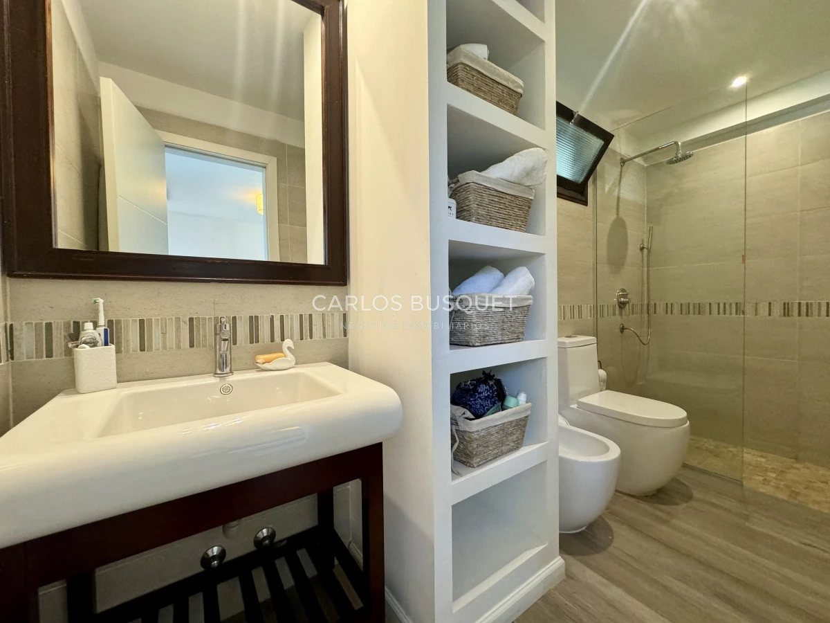 Casa ID.753 - Casa en venta de 6 dormitorios en Playa Mansa