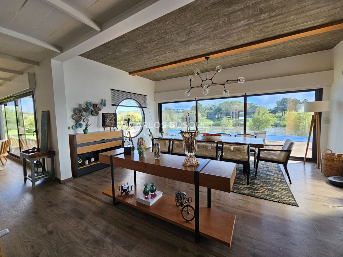 Casa ID.1620 - Venta casa de 4 dormitorios en Pueblo Mío, Manantiales 