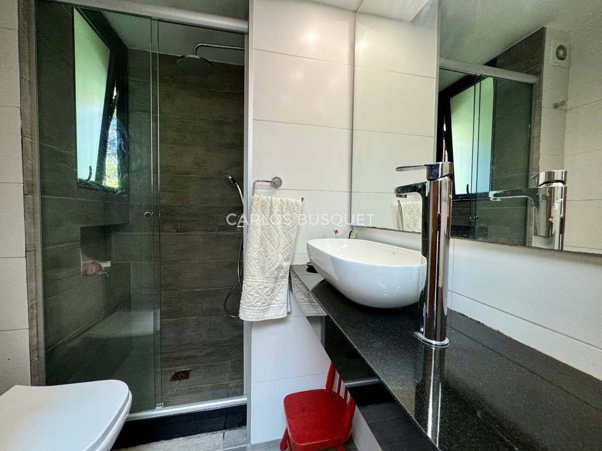 Casa ID.940 - Casa en venta, de 3 dormitorios, en zona Cantegril 
