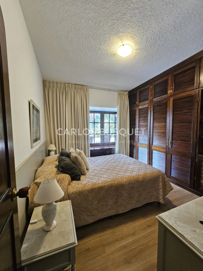 Casa ID.1513 - Gran casa en venta en zona comercial de Lugano San Rafael