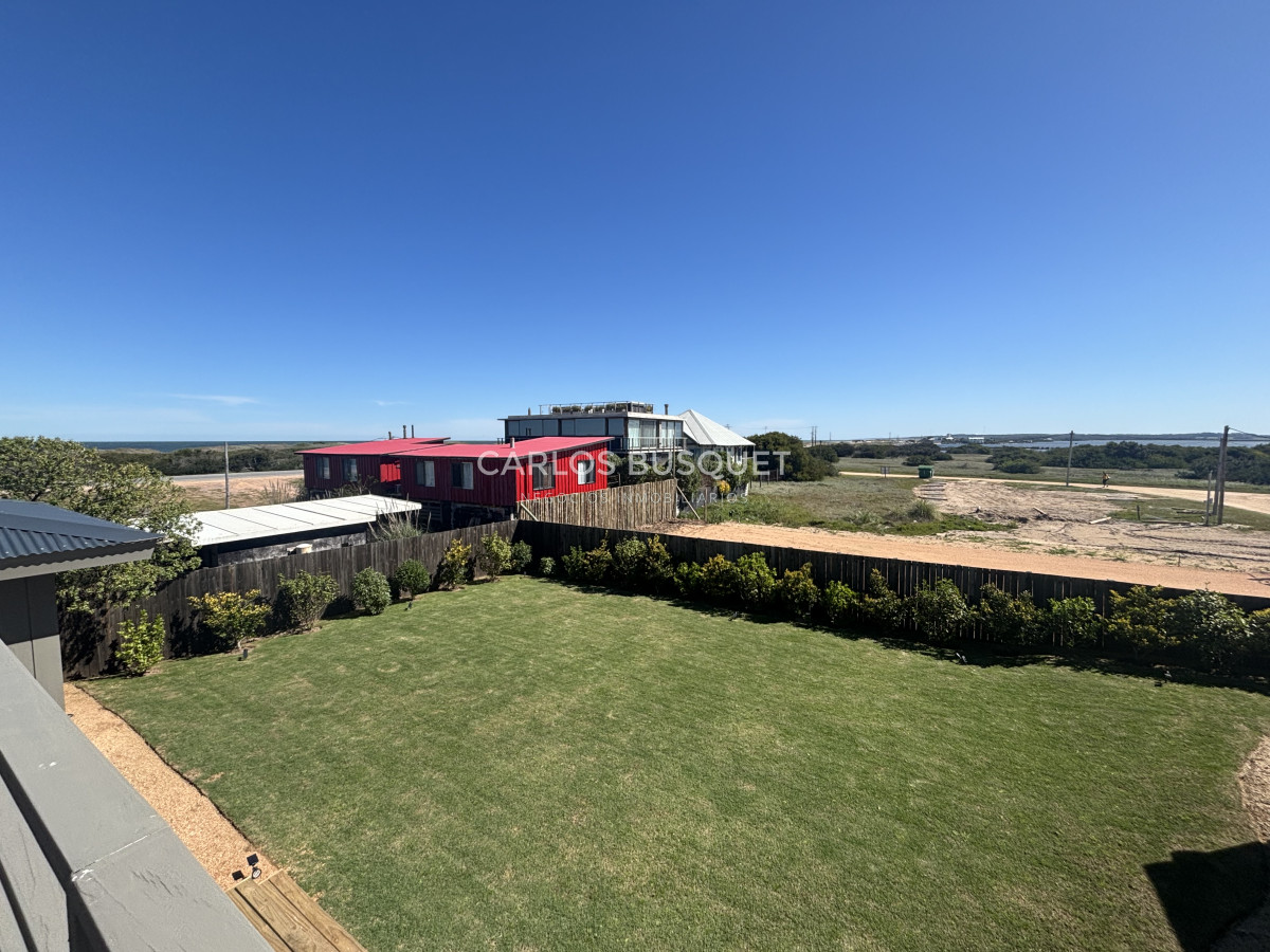 Casa ID.1366 - Casa en venta de 3 dormitorios en suite en La Juanita