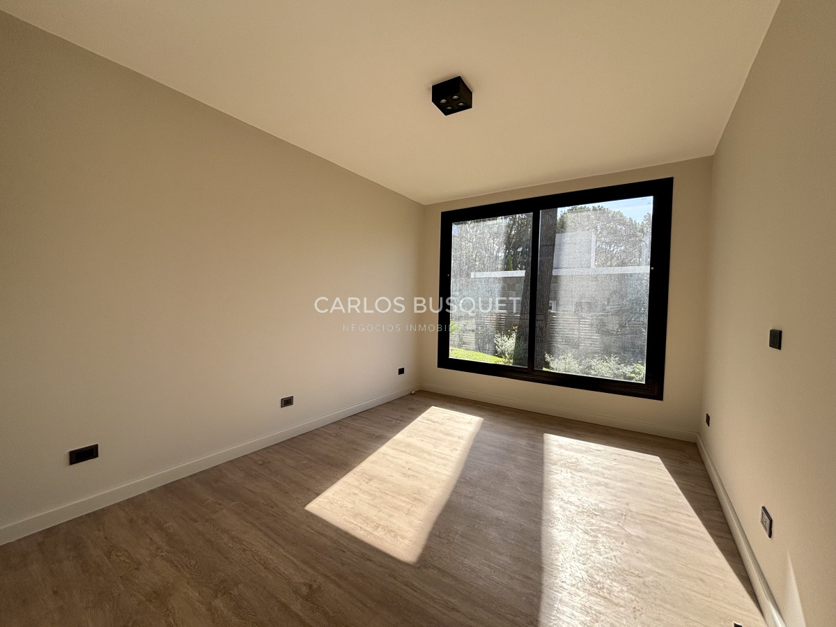 Casa ID.891 - Casa en venta de 4 dormitorios, en barrio cerrado, Rincon del Indio 