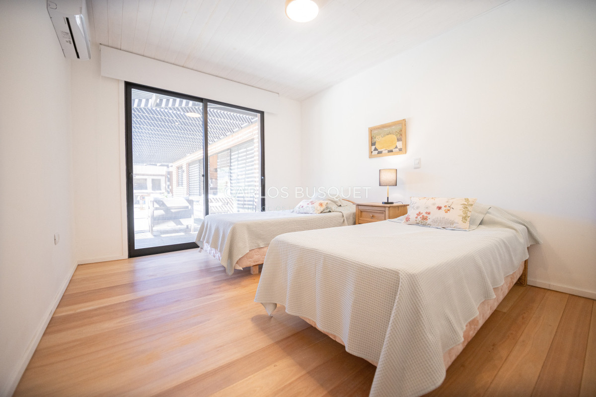 Casa ID.323 - Casa en venta de 4 dormitorios, en Jose Ignacio, Barrio Laguna Escondida