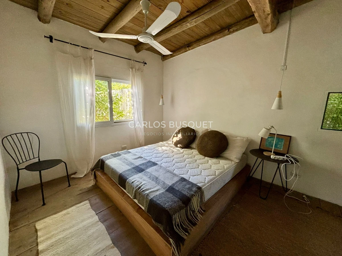 Casa ID.419 - Chacra en venta con casa de 4 dormitorios, en Camino Medellin.
